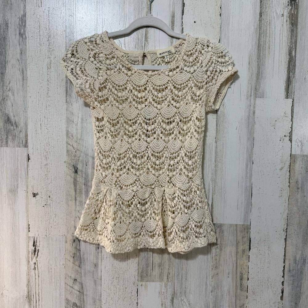 Monteau Cream Peplum Cap Sleeve Blouse